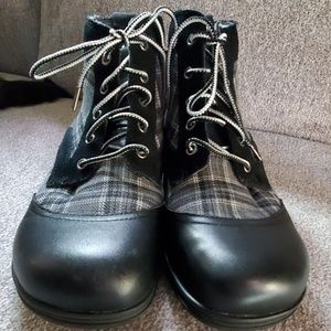 Alegria Lace-up Boots
